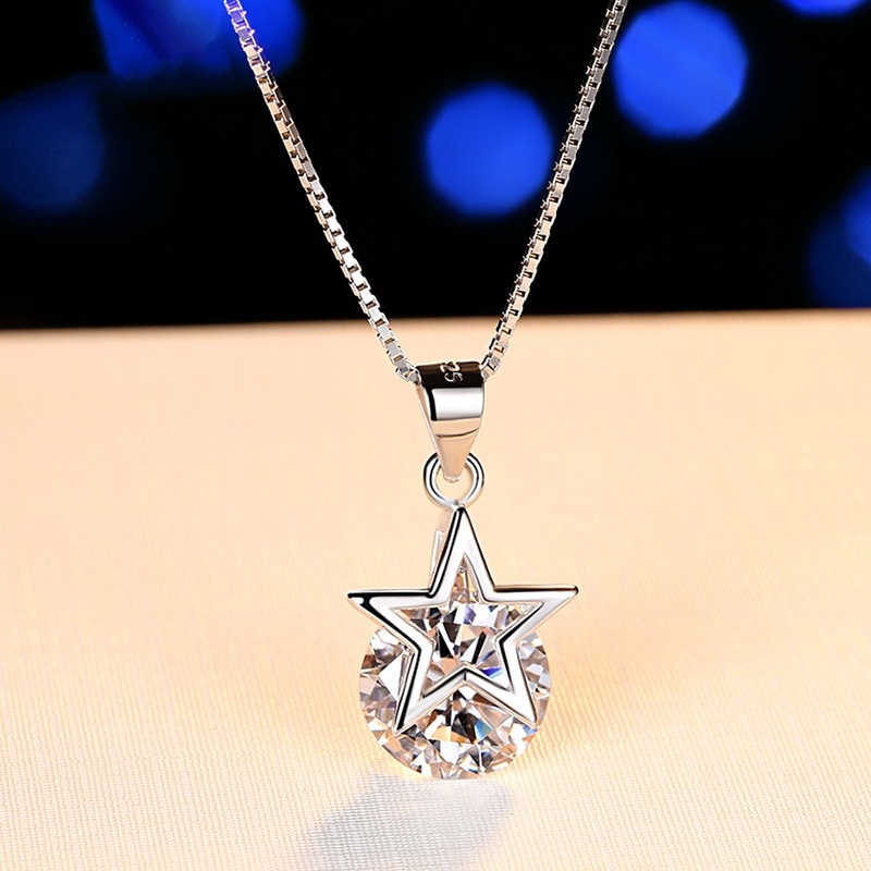 [Ready Stock]Fashion Five-Pointed Star Necklace Simple Personality Jeweled Pendant