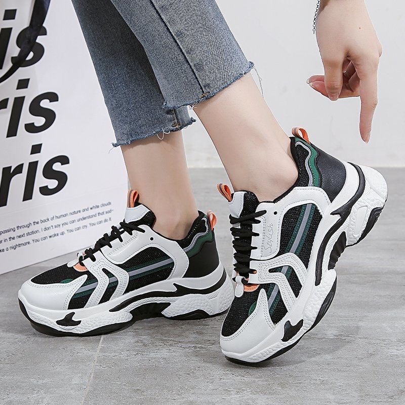 Sepatu Wanita Sneakers Temali Terbaru Terkeren Masa Kini Design Elegan Trendy