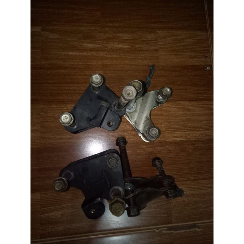 Bracket mesin atas bawah ninja R