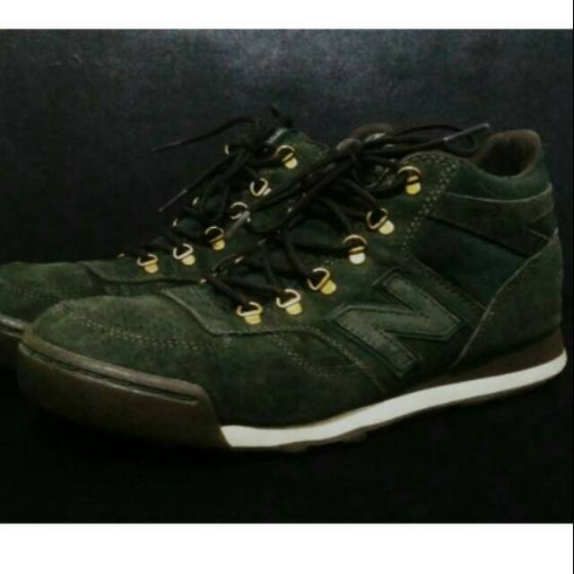 Sepatu Gunung Outdoor New Balance 710 Classic Suede Hiker Size 45