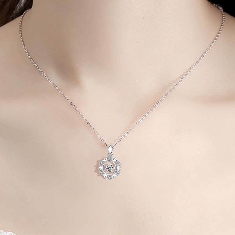 Kalung 925 Silver Dengan Liontin Bentuk Hati Kepingan Salju Aksen Zirkon Biru Dapat Diputar Untuk Wanita