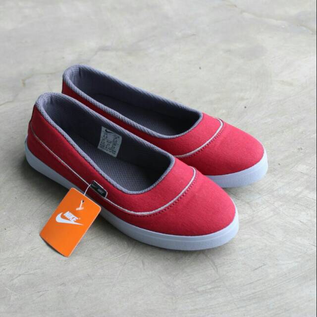 Sepatu nike balet grade ori. Sepatu slip on. Sepatu wanita