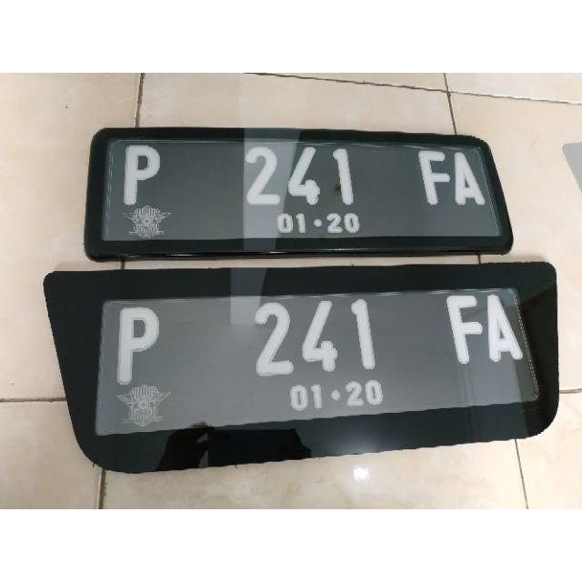 Plat nomor mobil akrilik variasi Indonesia