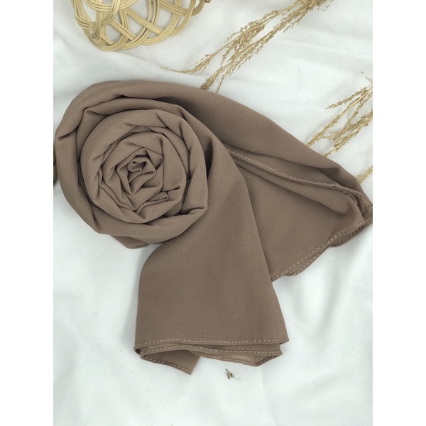 [ambishijab] Pashmina Jahit Tepi Ceruty Baby Doll Premium psmn3-Moccasin