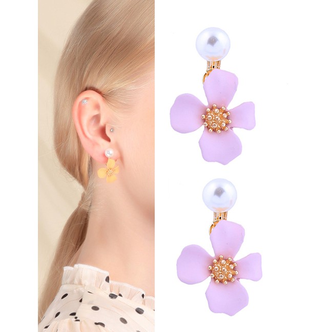 LRC Anting Jepit Fashion Drop Oil Flower Pearl Earrings D0901X