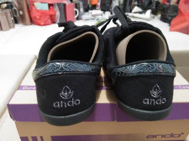 Sepatu Wanita  SANDRA All Black