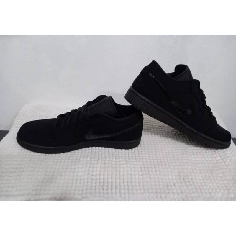 Nike Air Jordan triple black