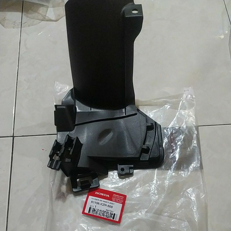 Spakbor Kolong Fender Assy Rr Inner Vario 125 old Ori AHM