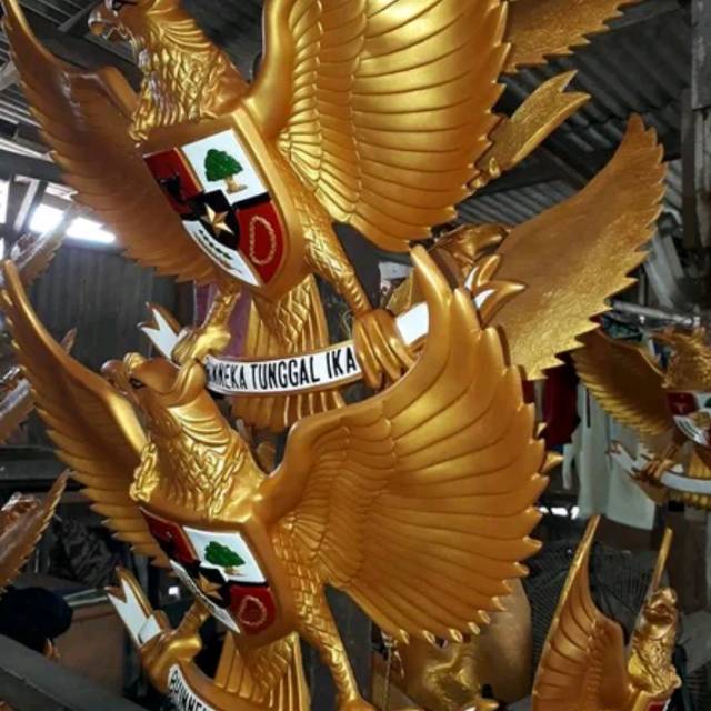  Lambang  Negara Patung Burung Garuda Shopee Indonesia