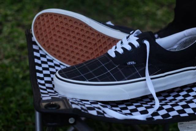 harga vans era woven plaid black
