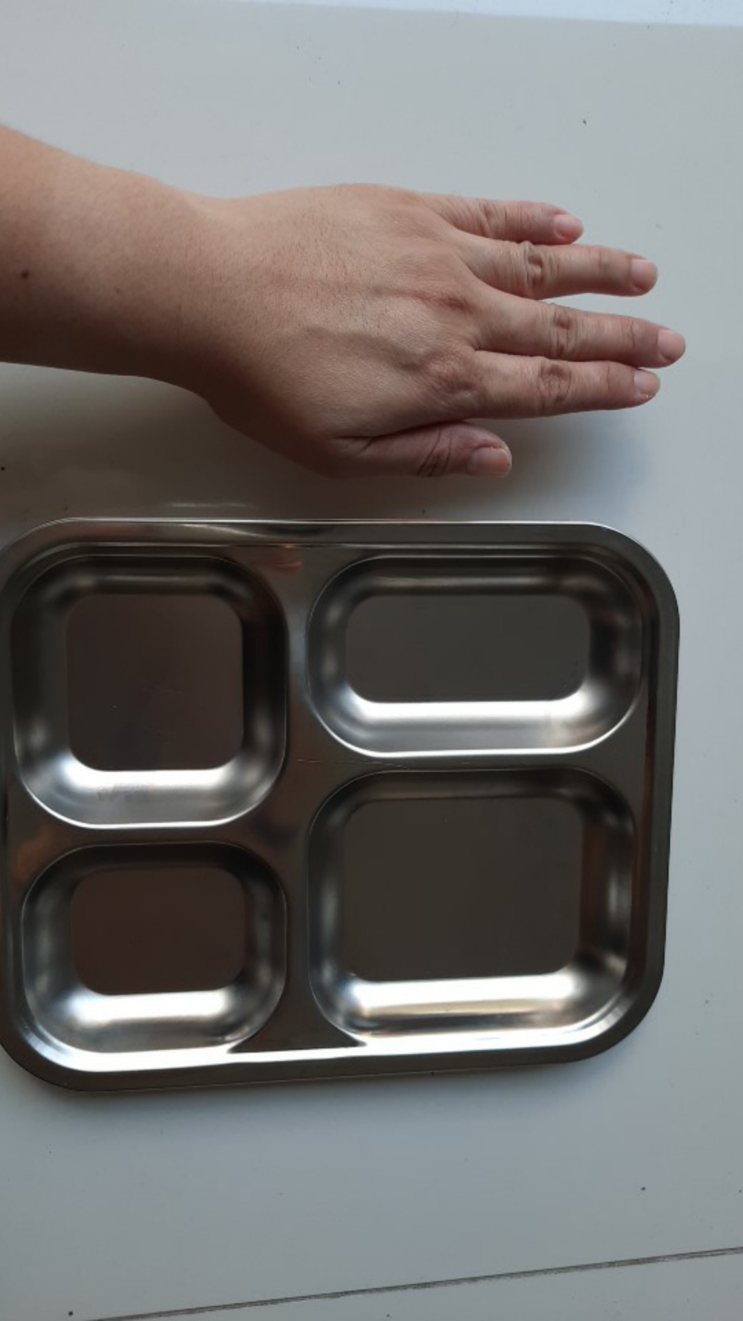 Piring Makan 4 Sekat Tempat Makan Persegi Bahan Stainless