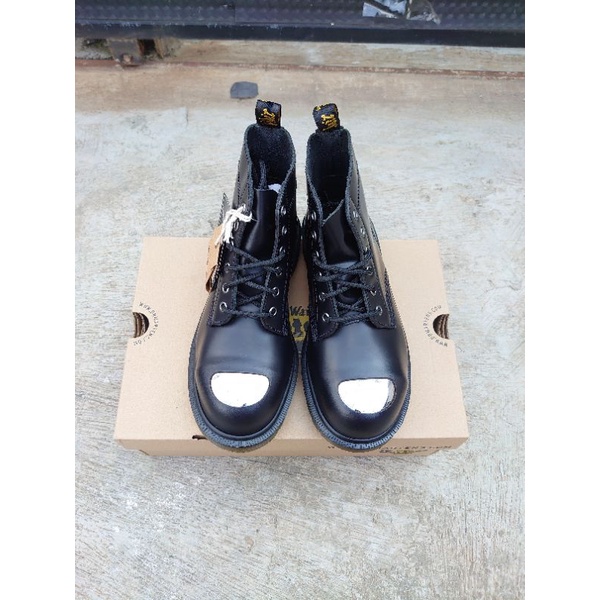 dr. martens 101 EST