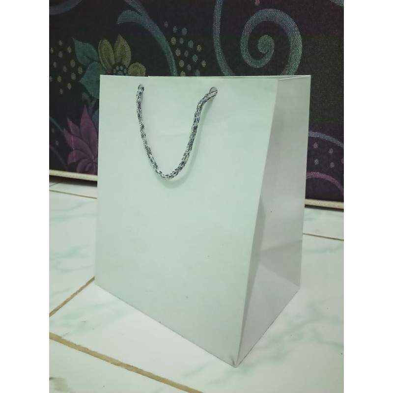 paper bag polos putih ukuran 18x12x22 | Shopee Indonesia