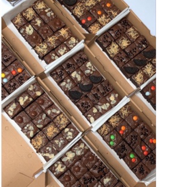 

FUDGY BROWNIES SEKAT 21x11x5