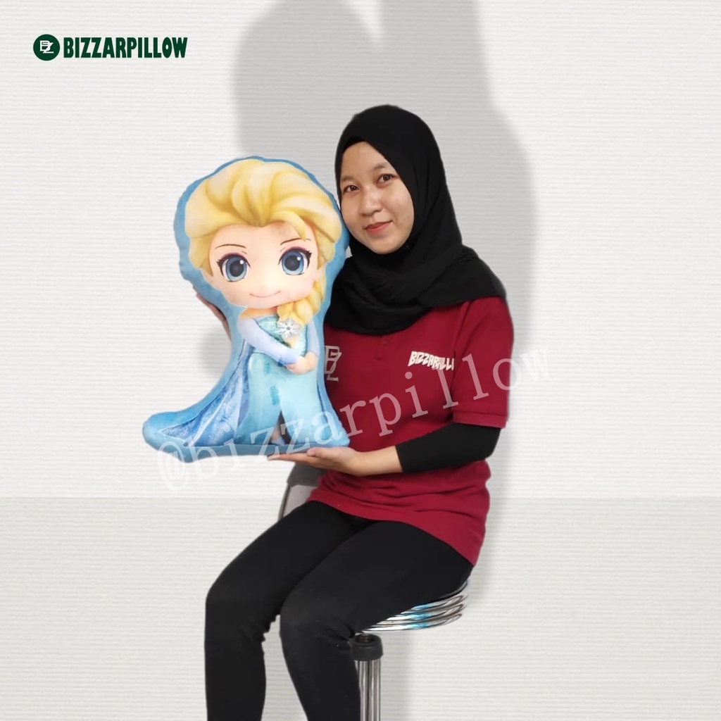 Bizzarpillow Bantal Karakter Elsa Anna Size L BZ047