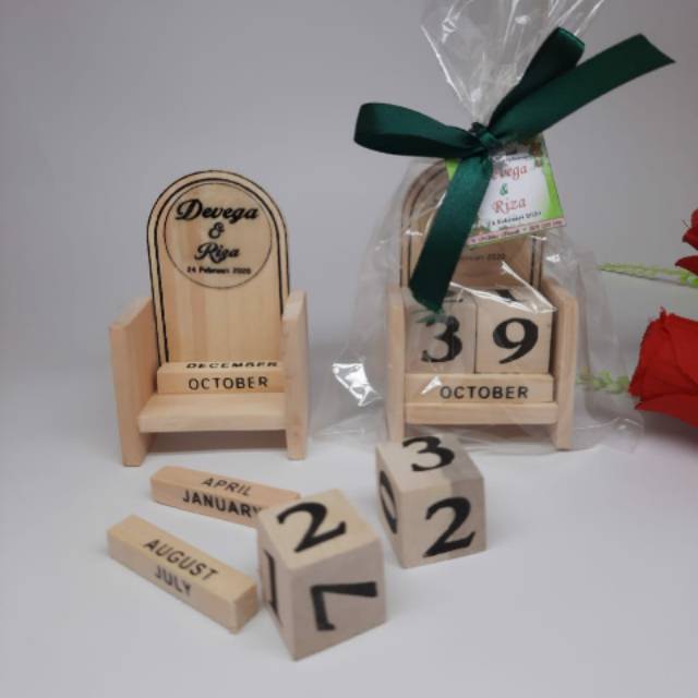 

Souvenir pernikahan kalender abadi