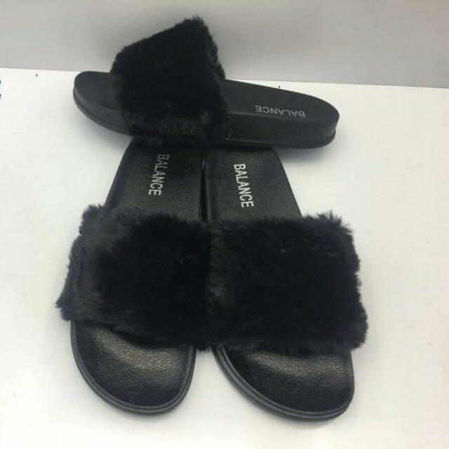 Sandal jelly slop bulu balance khusus hitam