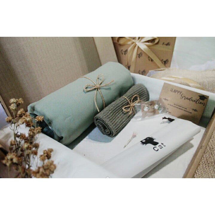 

GIFT BOX HIJAB_HAMPERS KADO_HAMPERS WISUDA_HAMPERS ULTAH