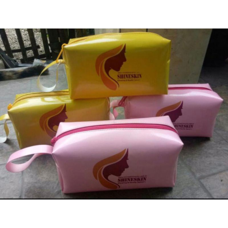 Pouch kosmetik  bahan glossy mengkilap