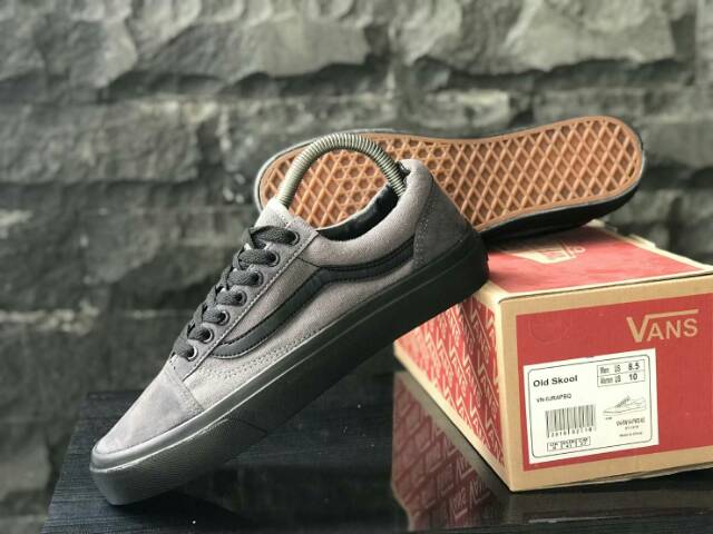 Terlaris VANS OLD SKOOL BLACK WHITE VANS OLD SCHOOL 8 HOLE ORIGINAL KODE WAFFLE ICC DT MADE IN CHINA