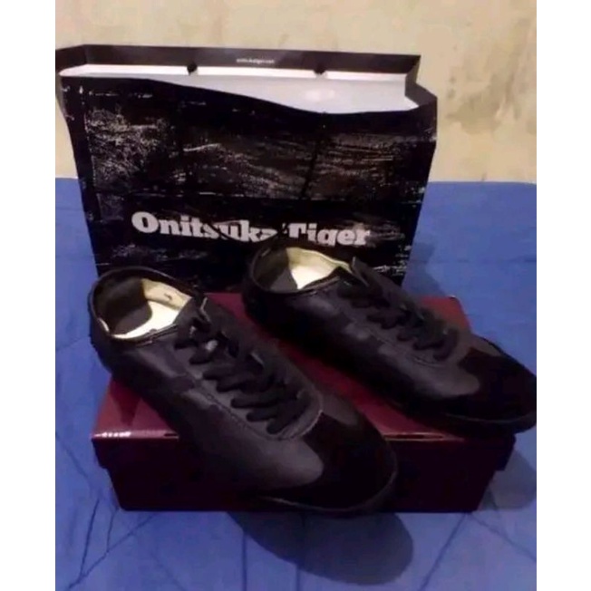 Sneaker Onitsuka Tiger Mexico 66 Full Black