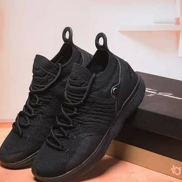 kd 11 triple black