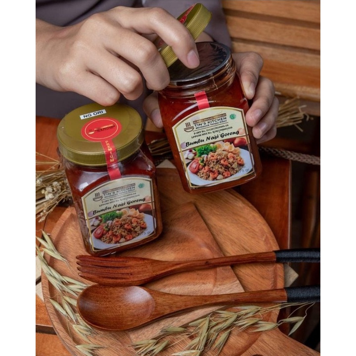 

Bumbu Nasi Goreng Instan Tin's Kitchen Masak Hemat Waktu 375gr