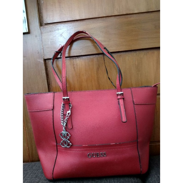 preloved tas Guess Delaney medium warna merah