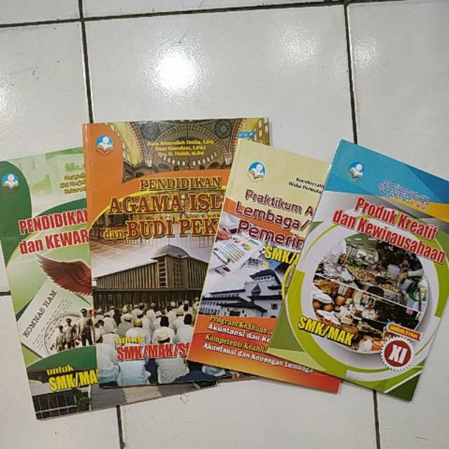 4 Buku Smk Xi Kelas 2 Ppkn Agama Produk Kreatif Praktikum Akuntansi Shopee Indonesia