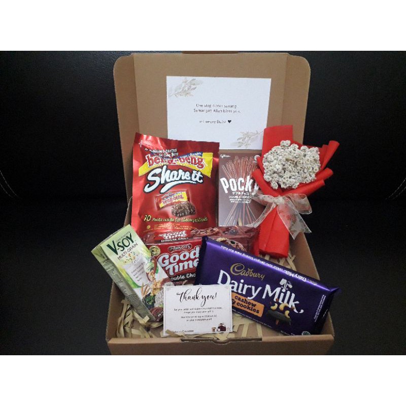 Snack box for graduation, birthday, etc.