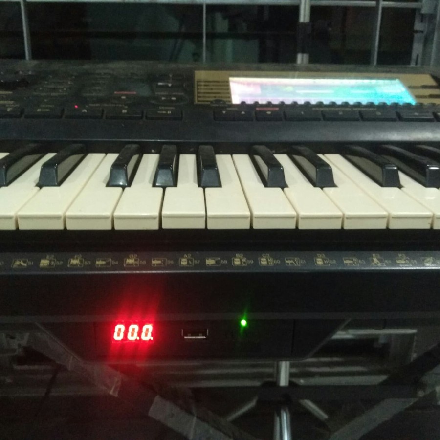 Piano Keyboard Yamaha PSR 730