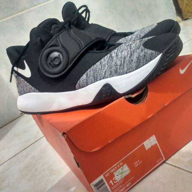 Sepatu basket nike ori sz 47,5 insole 31