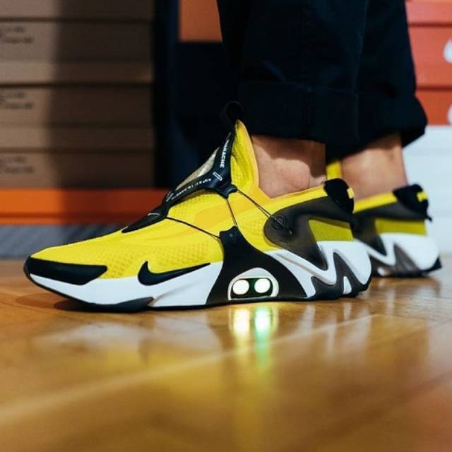 harga nike adapt huarache