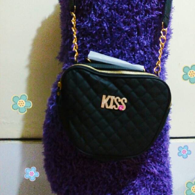 Tas wanita selempang kiss hitam