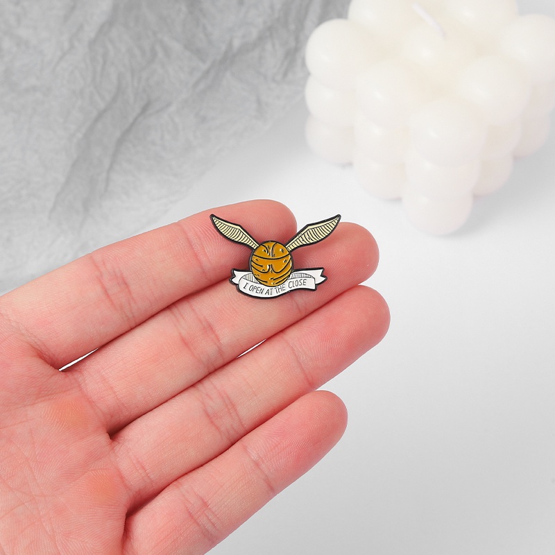 Bros Pin Enamel Desain Komik Golden Snitch Magic Spell Untuk Hadiah Teman