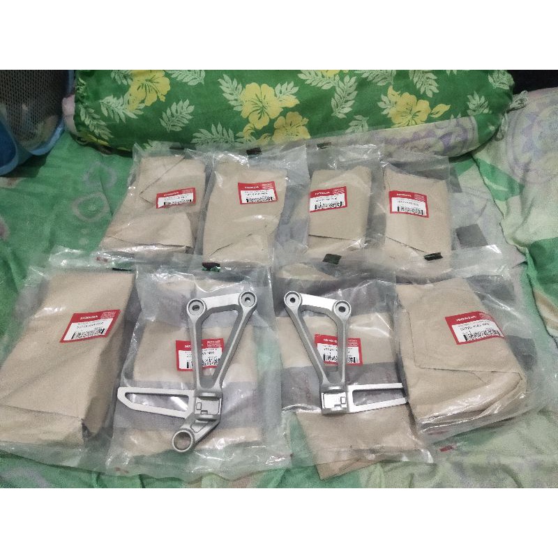 Footstep Postep CBR 150 K45 Lokal Holder Pillion Step Set Kanan Kiri 50725-K45N00 50715-K45-N00