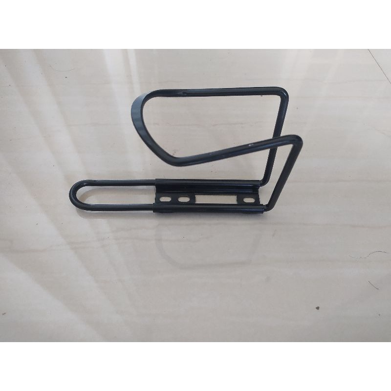 tempat botol minum sepeda / tempat botol sepeda / bottle cage sepeda / breket botol sepeda