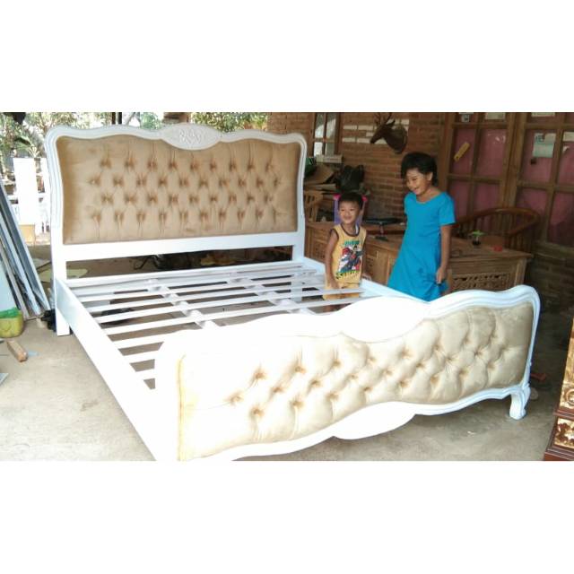 Dipan ranjang sofa mewah cantik anggun murah terbaru elegan istimewa kayu jati jepara