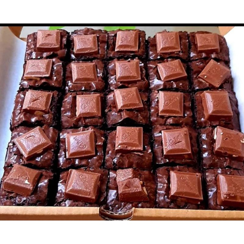 

Fudgy brownies premium (20x20cm)