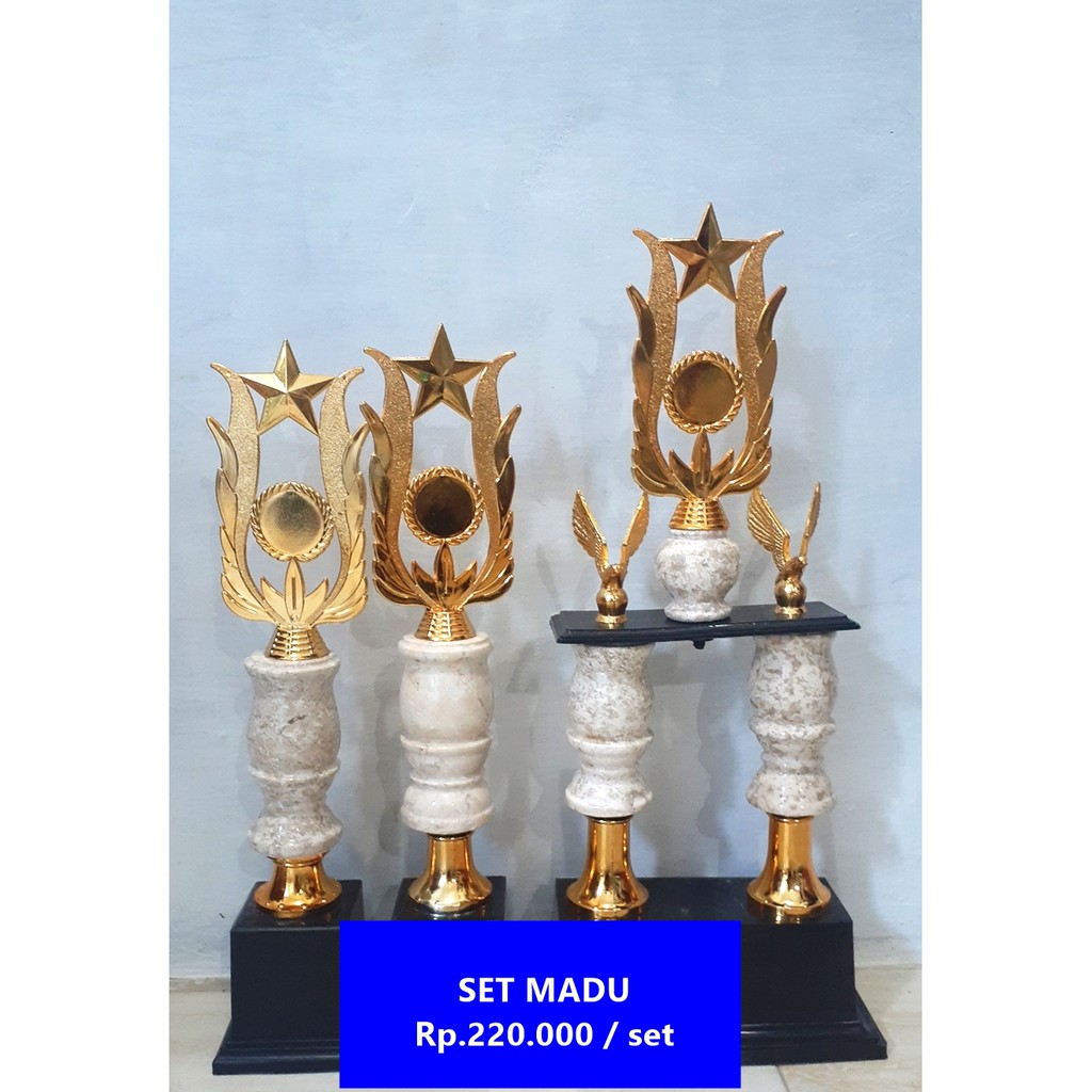 

SET MADU - TROPHY