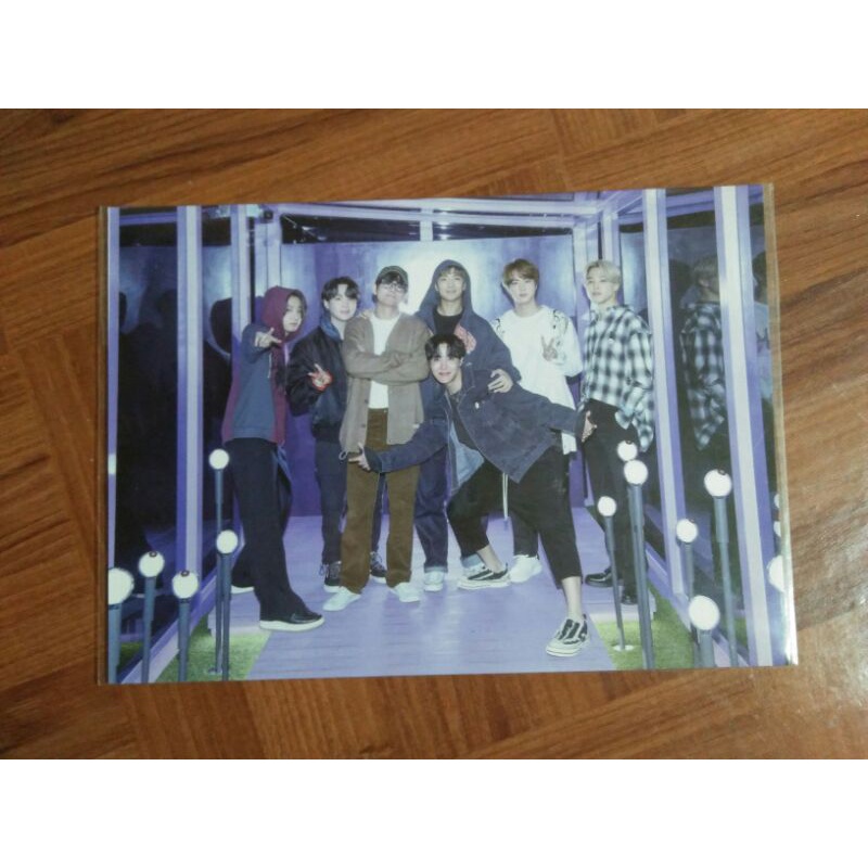 POSTCARD BTS POP UP STORE