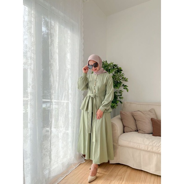 Susan Huda Claire set