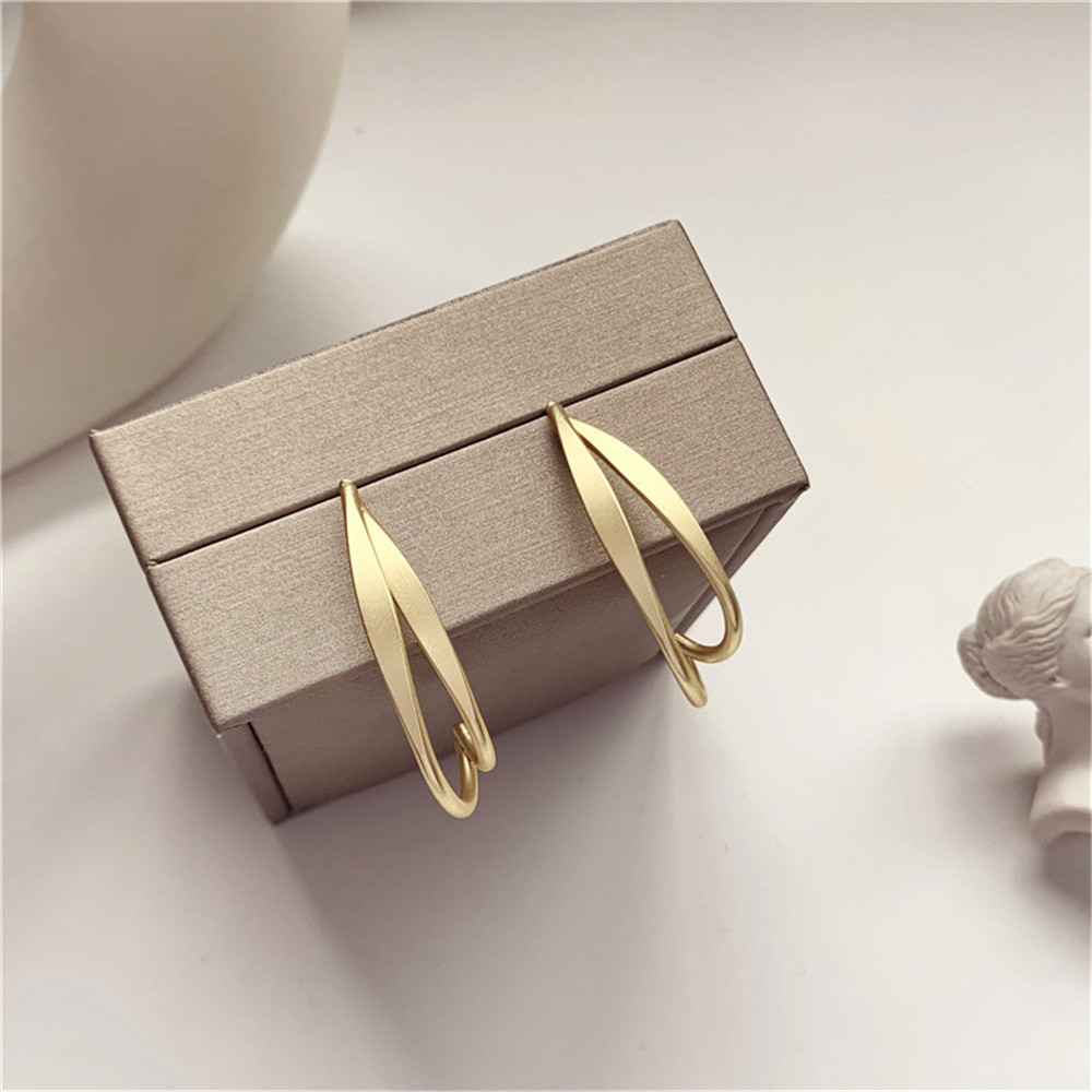 【COD Tangding】Korea Double-layer C-shaped Earrings Female Personality Simple Metal Simple Line Earstuds