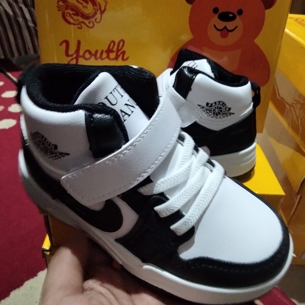 SEPATU NIIKE JORDAN ANAK LAKI - LAKI S221-2 26-37/SEPATU YOUTH BALANCE ORIGINAL