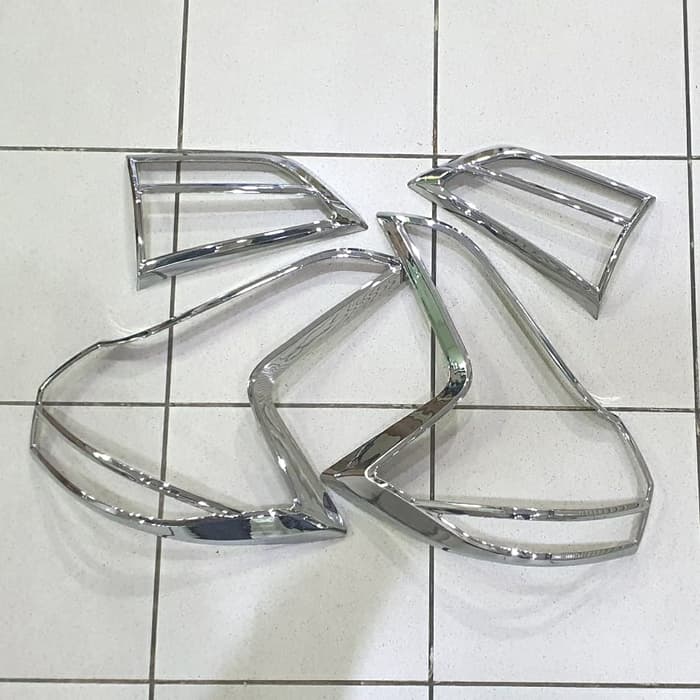 Garnish GARNIS lampu REM STOP belakang MITSUBISHI XPANDER / XPANDER CROSS CHROME CROME