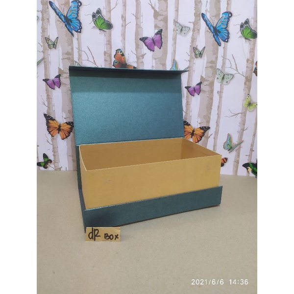 

Kotak Kado | Box Hampers | Papperbag | Box Exclusive Magnet | Box parcel Lebaran | Box Hantaran