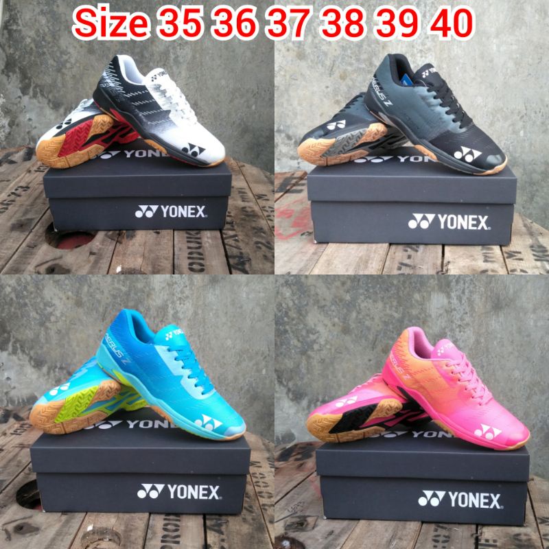 SEPATU BADMINTON YONEX WANITA SOL KARET RINGAN DAN BERKUALITAS