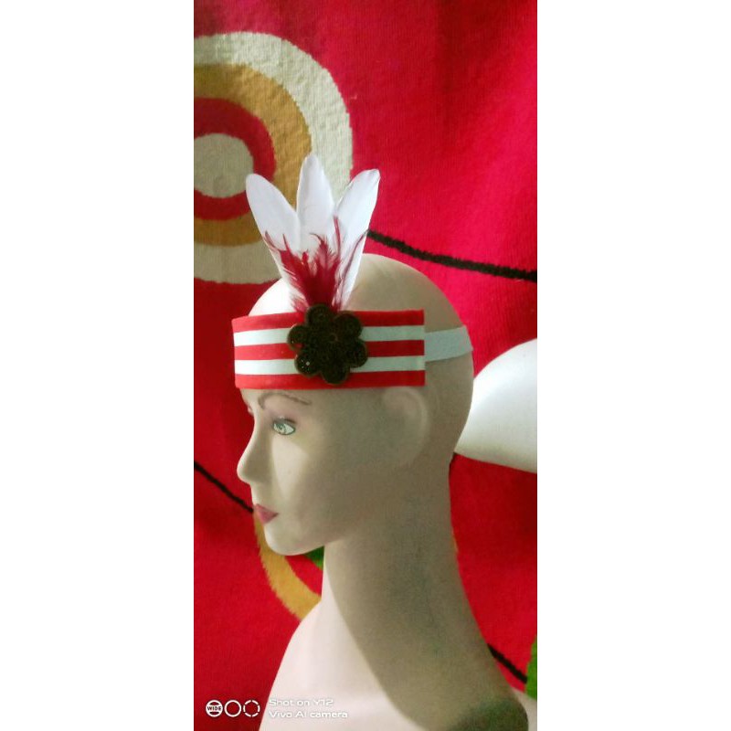 hiasan kepala bulu merah putih