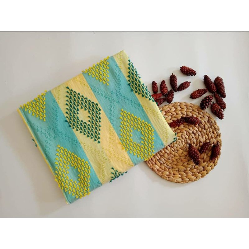 KAIN TENUN MOTIF BULU 9