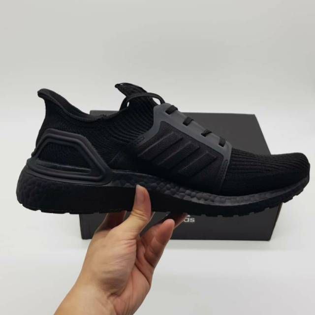 ADIDAS ULTRABOOST 19 TRIPLE BLACK